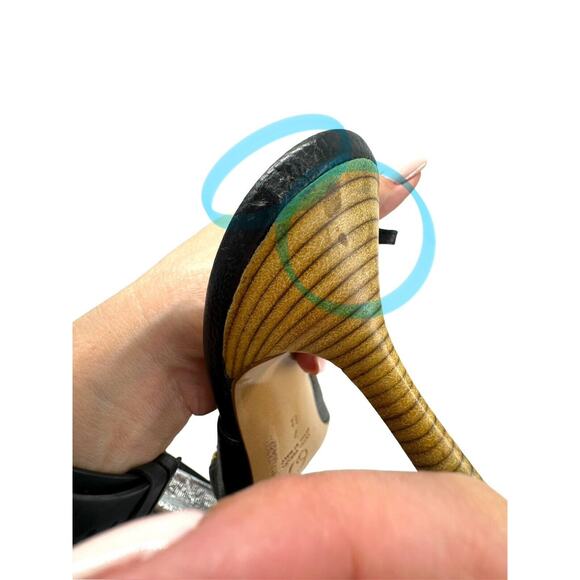 St. John Collection Italian black slingback high heels w/gold chain accents Sz 7 - Picture 15 of 16